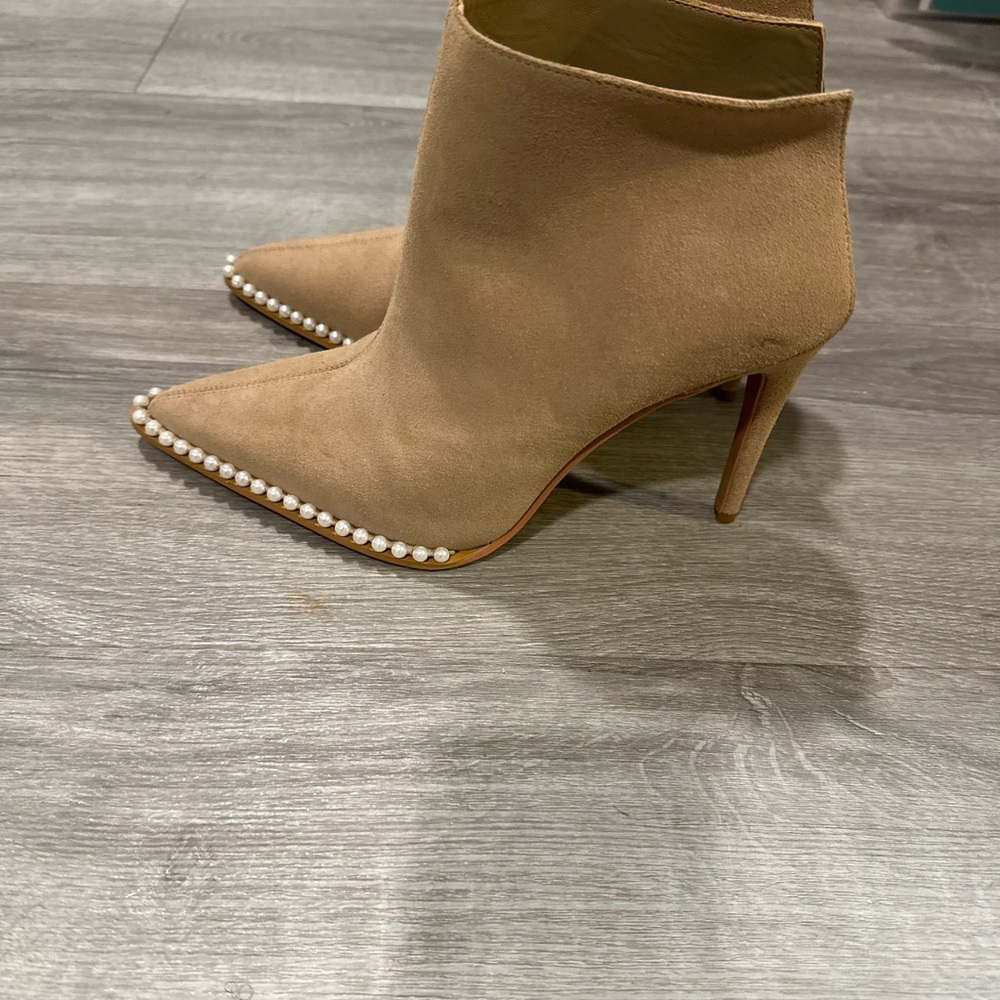 Elegant Tan Ankle Boots with Pearl Detailing